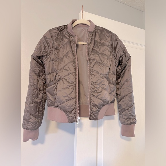 Lululemon reversible lightweight jacket - Picture 2 of 6
